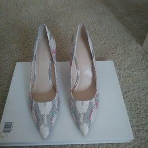 Nine west faux white snakeskin heels